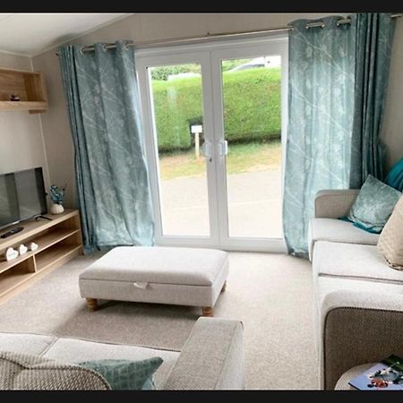 Vila Exotic 3-Bed Caravan At Newquay Holiday Park Exteriér fotografie