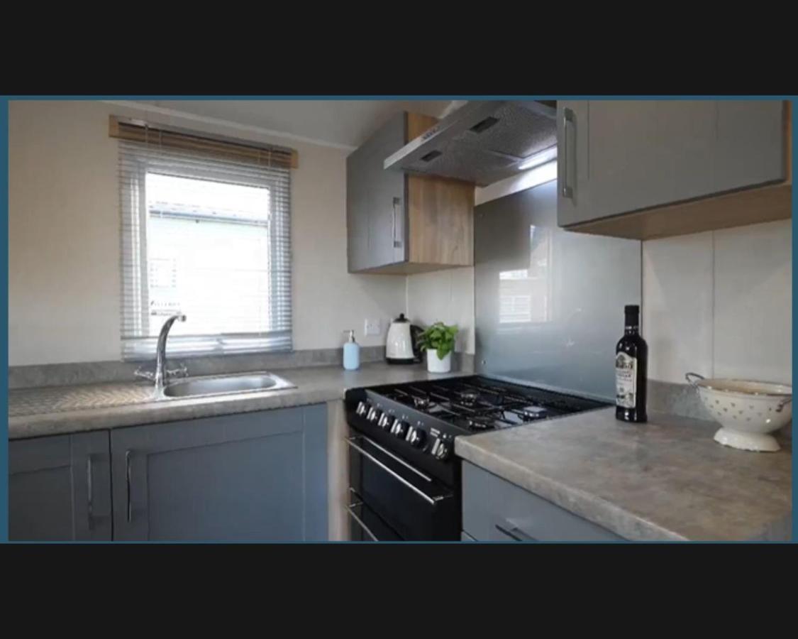 Vila Exotic 3-Bed Caravan At Newquay Holiday Park Exteriér fotografie