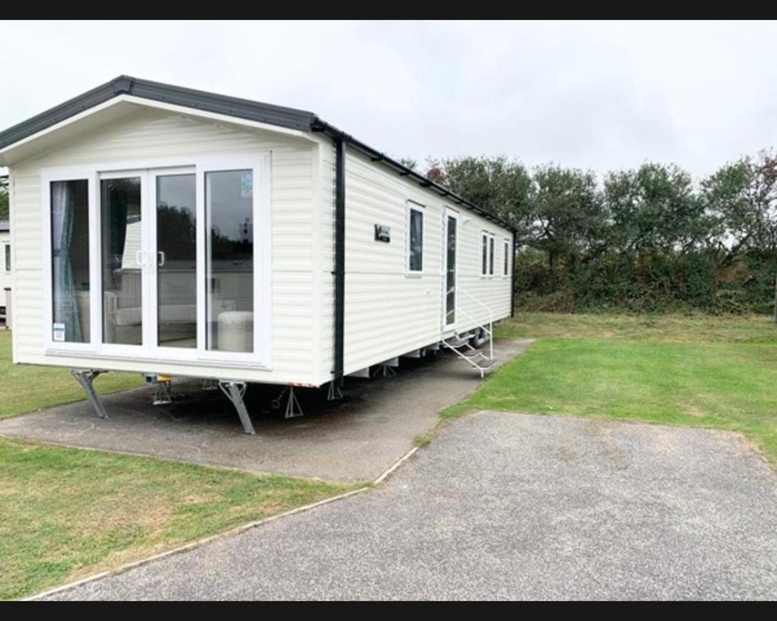 Vila Exotic 3-Bed Caravan At Newquay Holiday Park Exteriér fotografie
