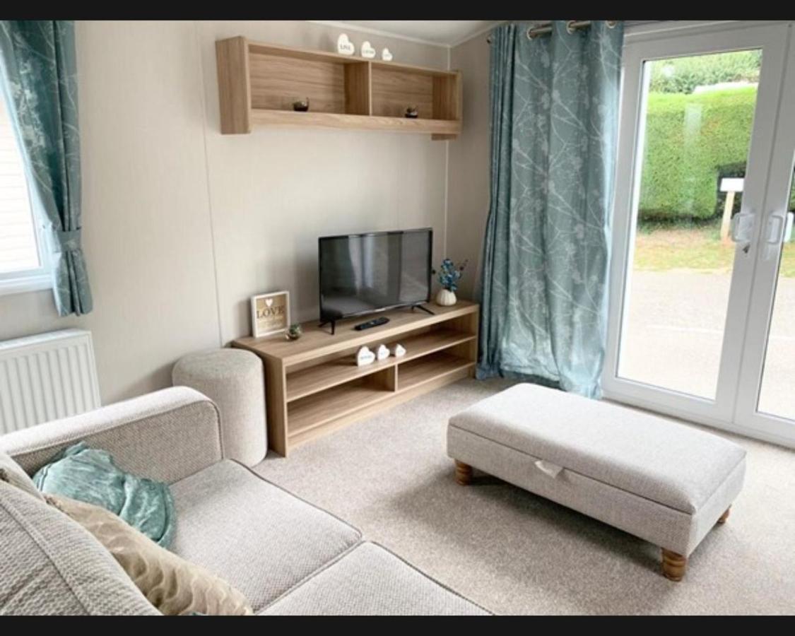 Vila Exotic 3-Bed Caravan At Newquay Holiday Park Exteriér fotografie