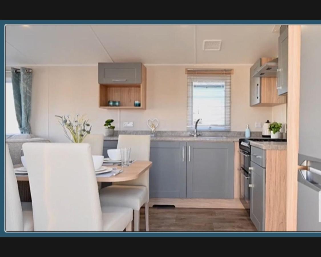 Vila Exotic 3-Bed Caravan At Newquay Holiday Park Exteriér fotografie