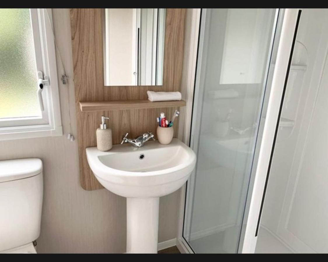 Vila Exotic 3-Bed Caravan At Newquay Holiday Park Exteriér fotografie