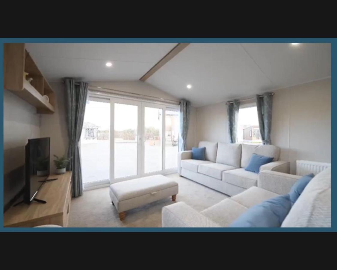 Vila Exotic 3-Bed Caravan At Newquay Holiday Park Exteriér fotografie