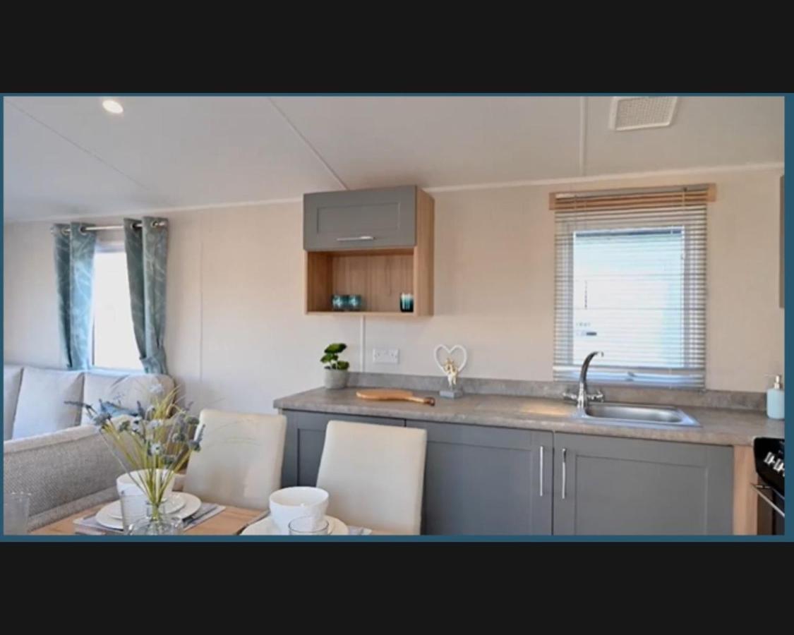 Vila Exotic 3-Bed Caravan At Newquay Holiday Park Exteriér fotografie