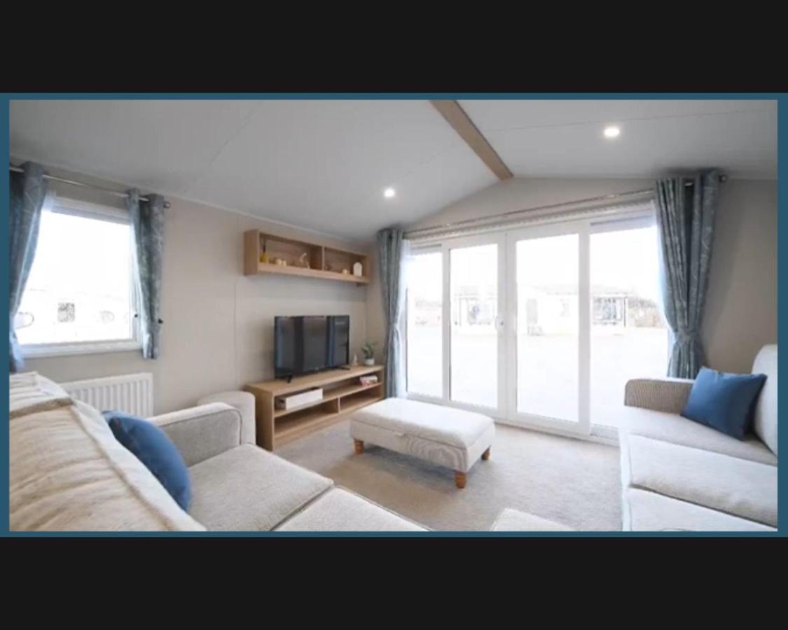 Vila Exotic 3-Bed Caravan At Newquay Holiday Park Exteriér fotografie