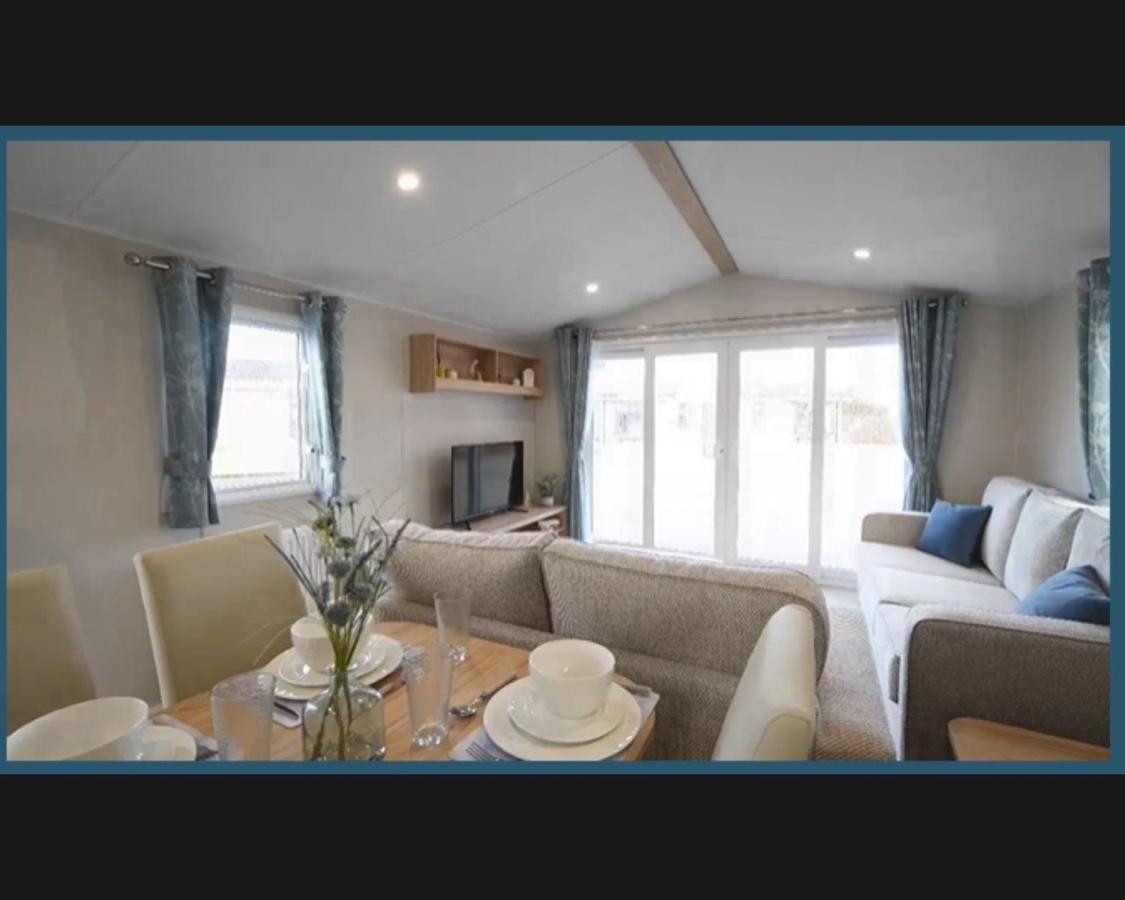 Vila Exotic 3-Bed Caravan At Newquay Holiday Park Exteriér fotografie