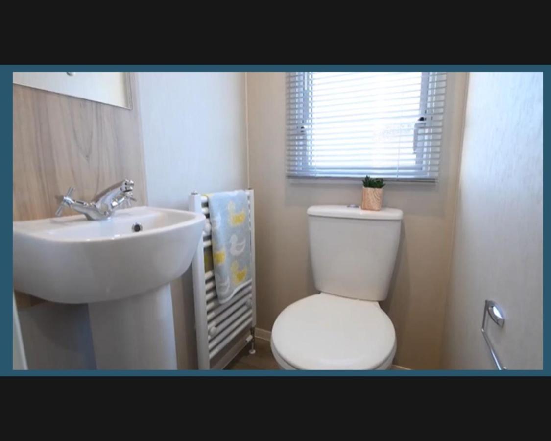 Vila Exotic 3-Bed Caravan At Newquay Holiday Park Exteriér fotografie