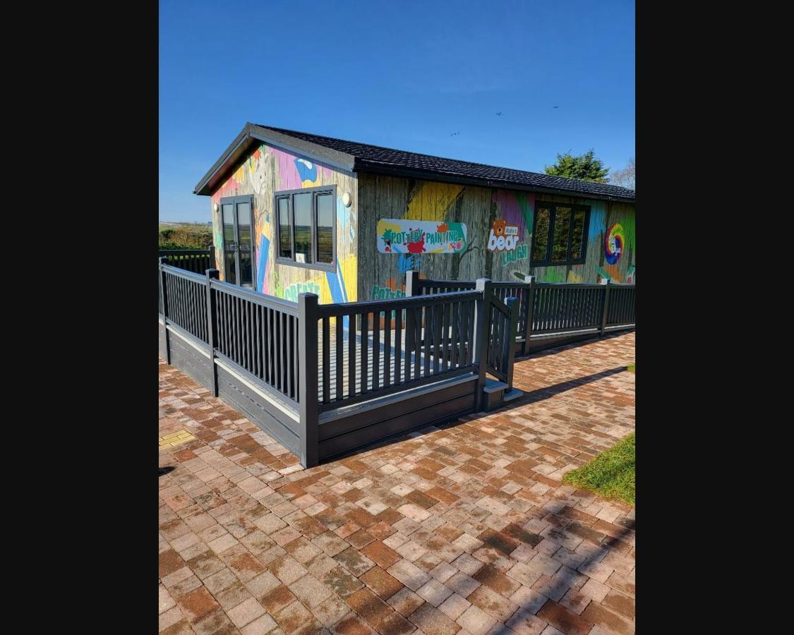 Vila Exotic 3-Bed Caravan At Newquay Holiday Park Exteriér fotografie